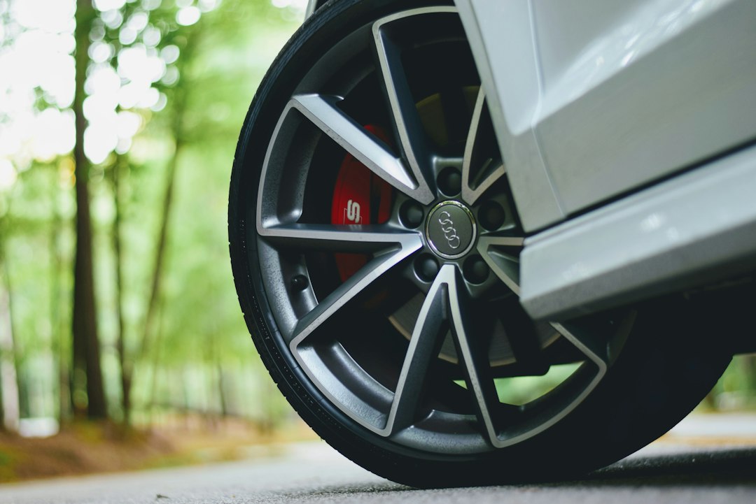 Borrani, OZ Racing, Rotiform : trois styles de jantes de légende